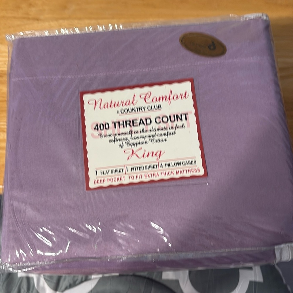 400 threadcount King sheet set with 4 pillowcases extra deep pockets in lavender
